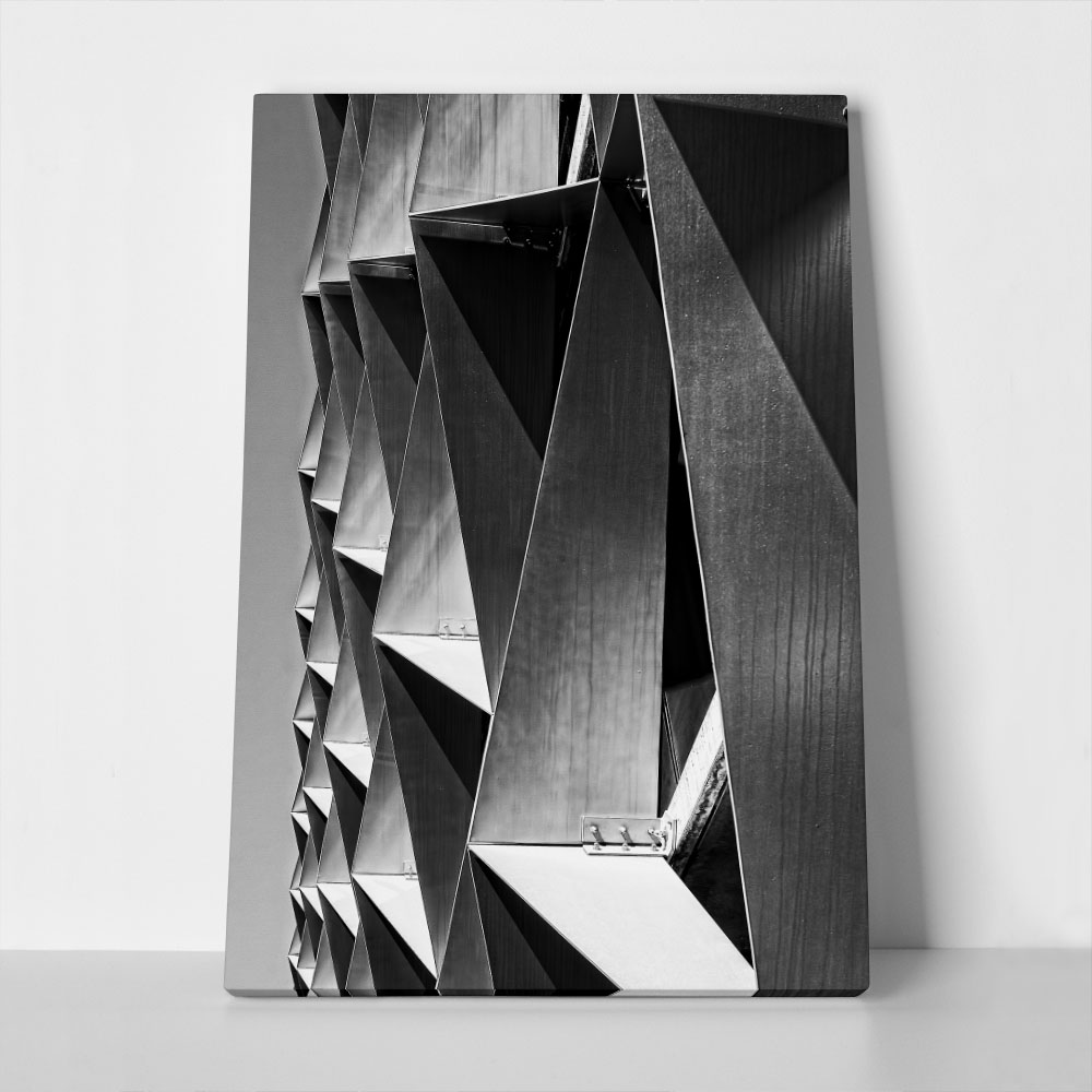 Πίνακας σε Καμβά BLACK AND WHITE ARCHITECTURAL TRIANGULAR METAL PANELS
